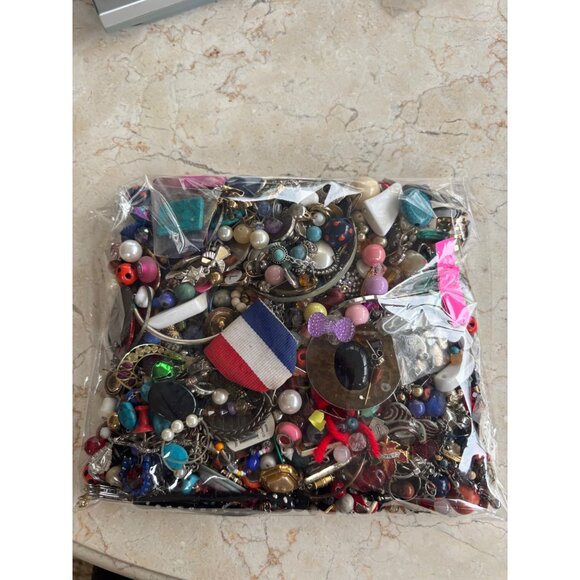 Mixed Craft Beads & Jewelry Making Supplies 2 Lbs 5 Oz Assorted Materials & Colo - Picture 13 of 16